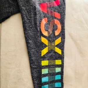 Victoria sport knockout workout leggings